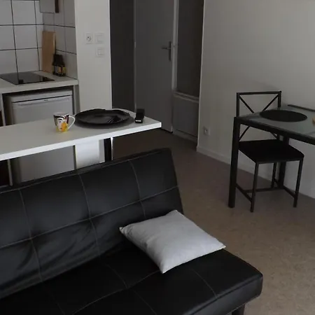 T2 ,parking Prive,terrasse, 10 Mns A Pieds De La Cite Corsaire Et Ses Plages *