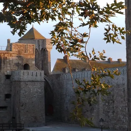 T2 ,parking Prive,terrasse, 10 Mns A Pieds De La Cite Corsaire Et Ses Plages Apartment Saint-Malo
