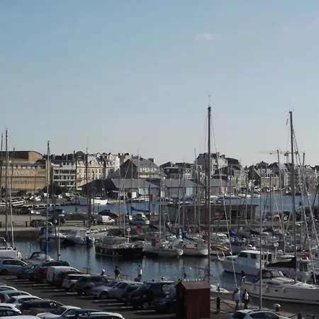 T2 ,parking Prive,terrasse, 10 Mns A Pieds De La Cite Corsaire Et Ses Plages Apartment