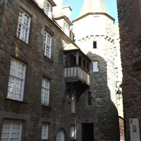 T2 ,parking Prive,terrasse, 10 Mns A Pieds De La Cite Corsaire Et Ses Plages *